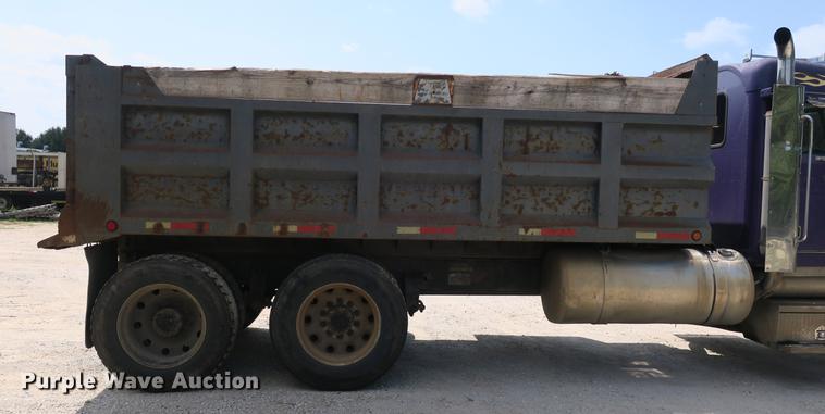 image for item DE3800 1997 Peterbilt 379 dump truck