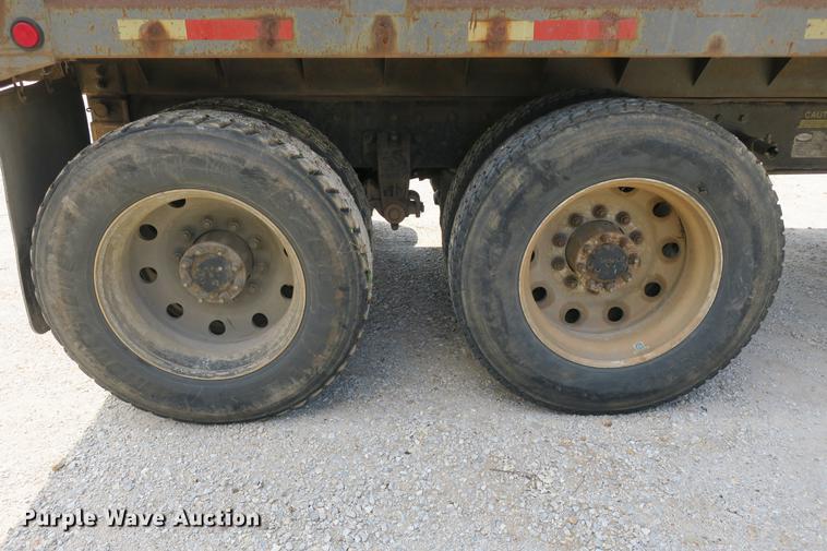 image for item DE3800 1997 Peterbilt 379 dump truck