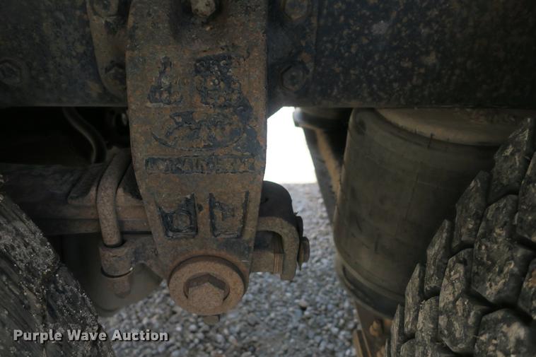 image for item DE3800 1997 Peterbilt 379 dump truck