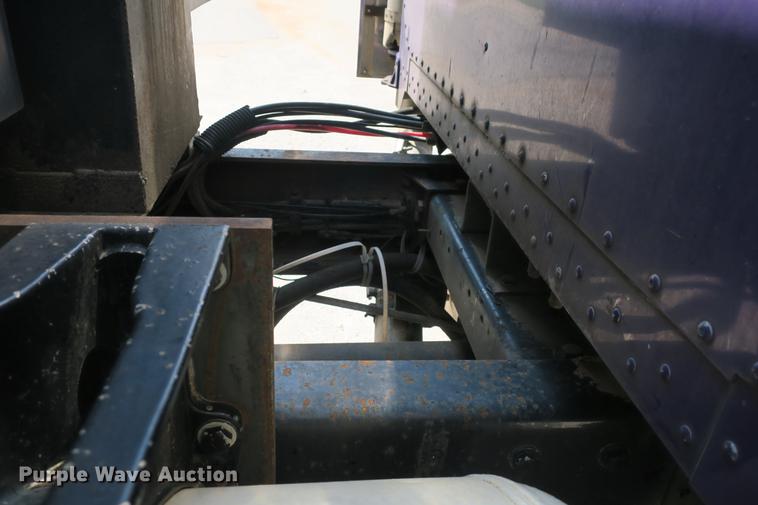 image for item DE3800 1997 Peterbilt 379 dump truck