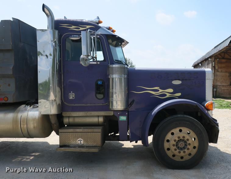 image for item DE3800 1997 Peterbilt 379 dump truck