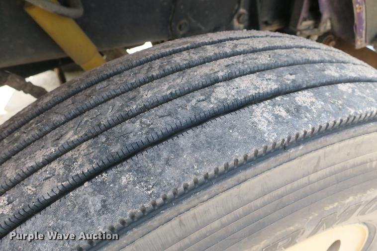 image for item DE3800 1997 Peterbilt 379 dump truck