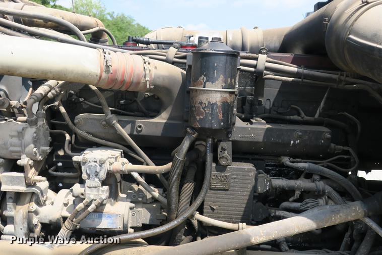 image for item DE3800 1997 Peterbilt 379 dump truck