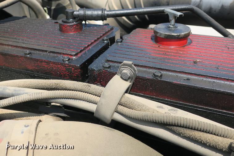 image for item DE3800 1997 Peterbilt 379 dump truck