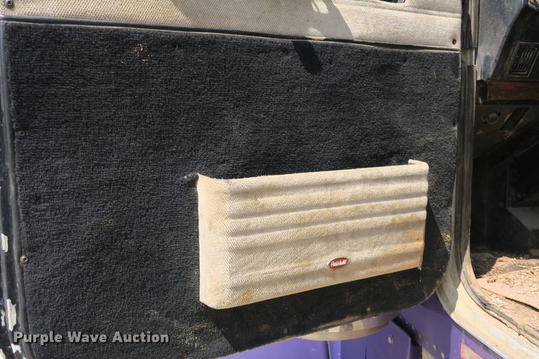 image for item DE3800 1997 Peterbilt 379 dump truck