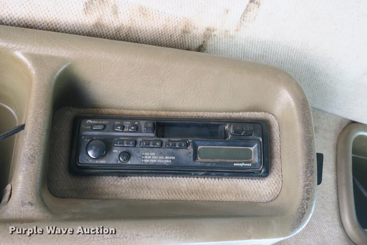 image for item DE3800 1997 Peterbilt 379 dump truck