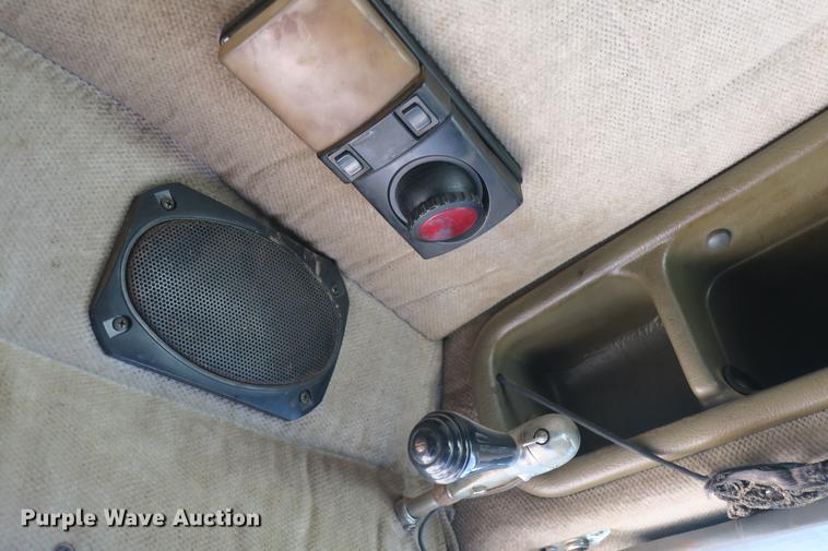 image for item DE3800 1997 Peterbilt 379 dump truck