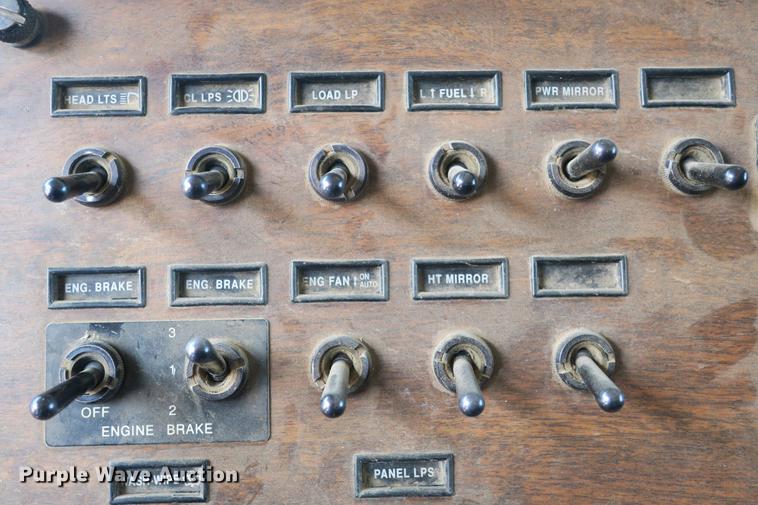 image for item DE3800 1997 Peterbilt 379 dump truck