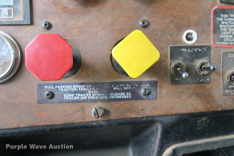 image for item DE3800 1997 Peterbilt 379 dump truck