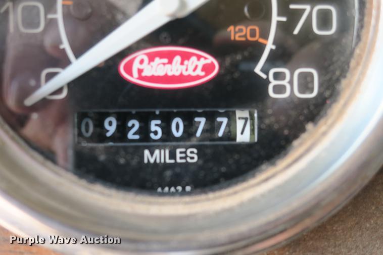 image for item DE3800 1997 Peterbilt 379 dump truck