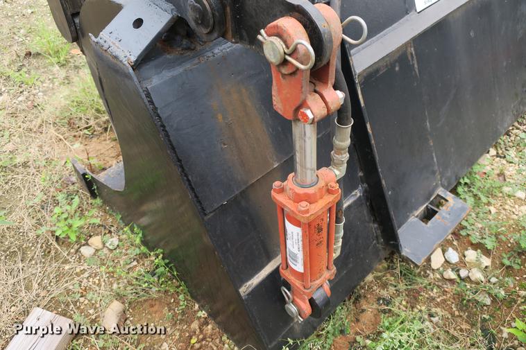 image for item DE3803 Shop built skid steer grapple bucket