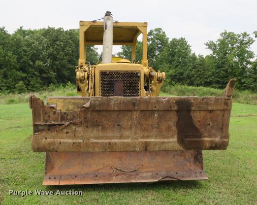 image for item DE3810 International Harvester 250C track loader