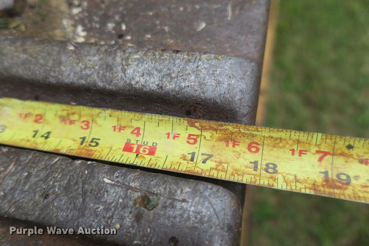 image for item DE3810 International Harvester 250C track loader