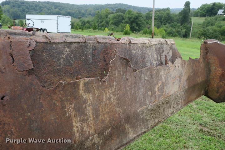 image for item DE3810 International Harvester 250C track loader