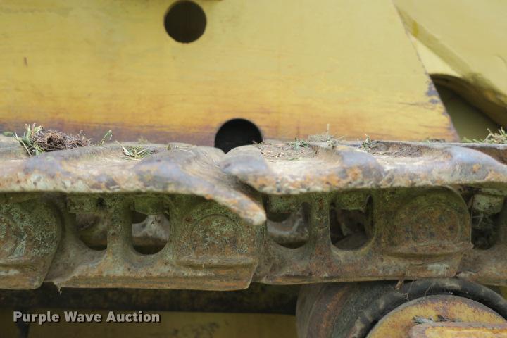 image for item DE3810 International Harvester 250C track loader