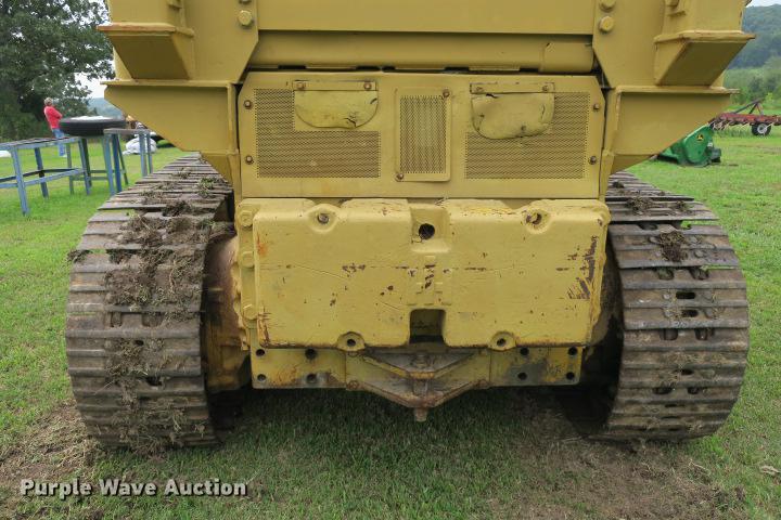 image for item DE3810 International Harvester 250C track loader