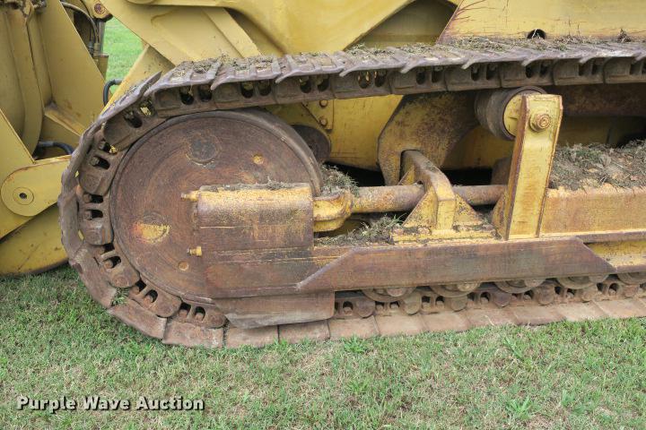 image for item DE3810 International Harvester 250C track loader