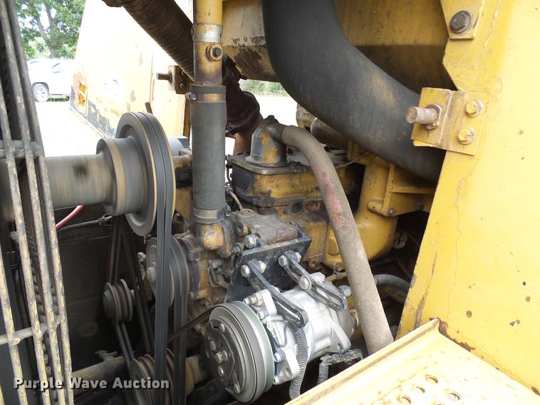 image for item DE5170 1984 Caterpillar 953 LGP track loader