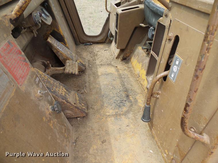 image for item DE5170 1984 Caterpillar 953 LGP track loader