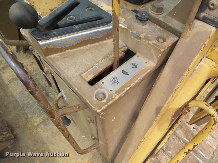 image for item DE5170 1984 Caterpillar 953 LGP track loader