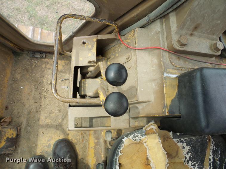 image for item DE5170 1984 Caterpillar 953 LGP track loader