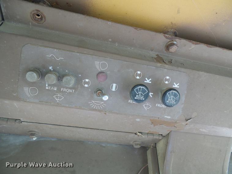 image for item DE5170 1984 Caterpillar 953 LGP track loader