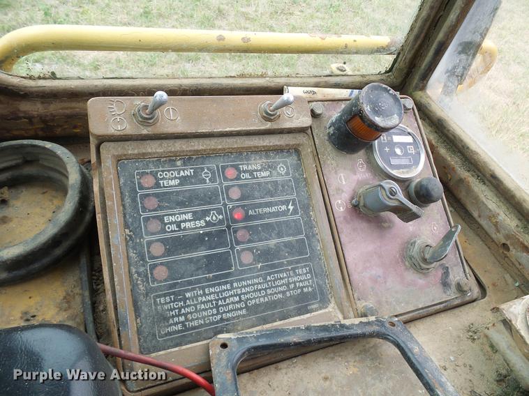 image for item DE5170 1984 Caterpillar 953 LGP track loader