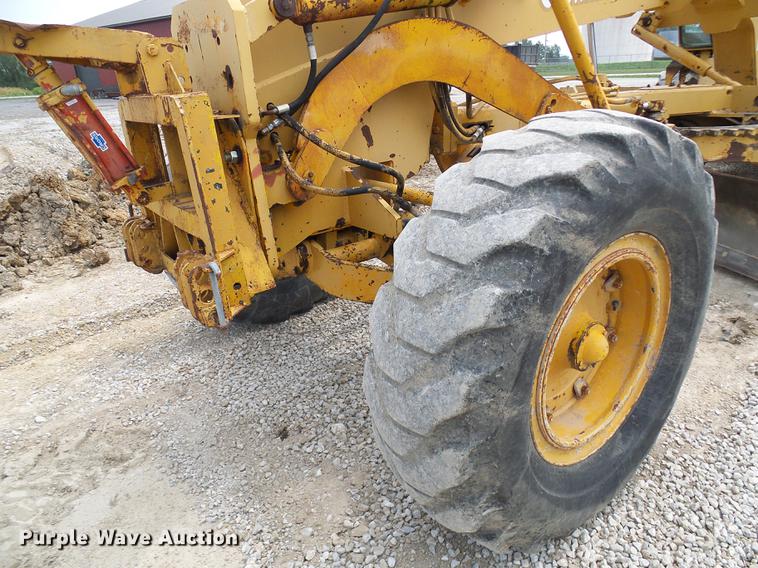 image for item DE5173 1981 Champion 715 motor grader