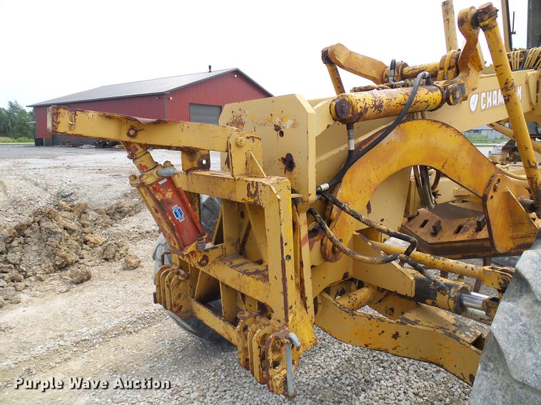 image for item DE5173 1981 Champion 715 motor grader