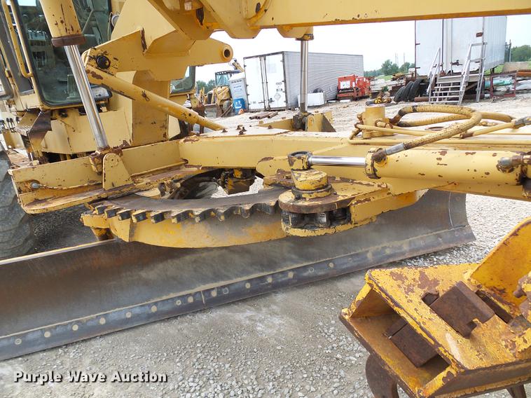 image for item DE5173 1981 Champion 715 motor grader