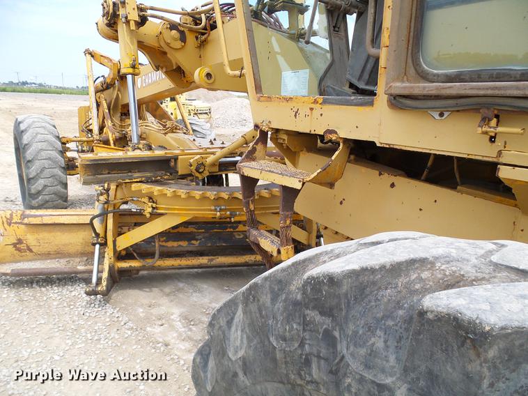 image for item DE5173 1981 Champion 715 motor grader