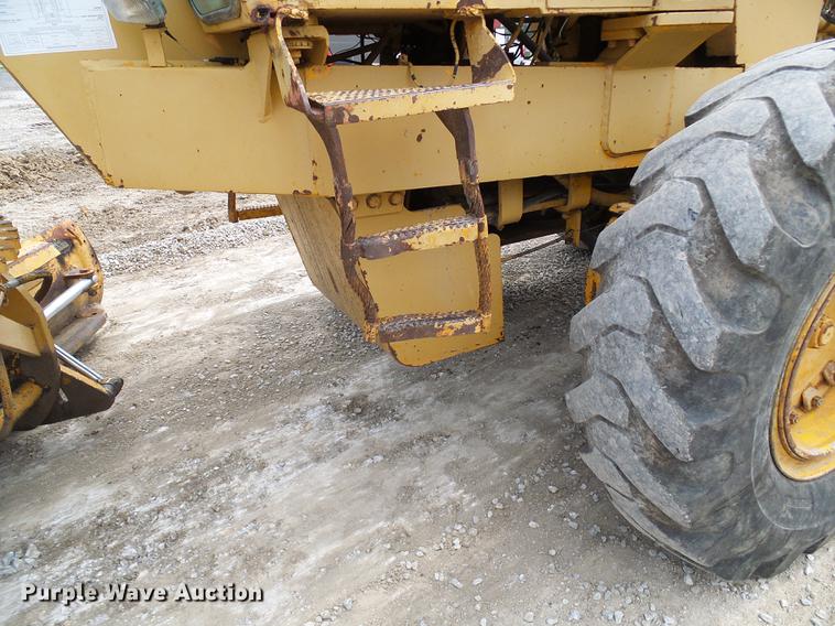 image for item DE5173 1981 Champion 715 motor grader