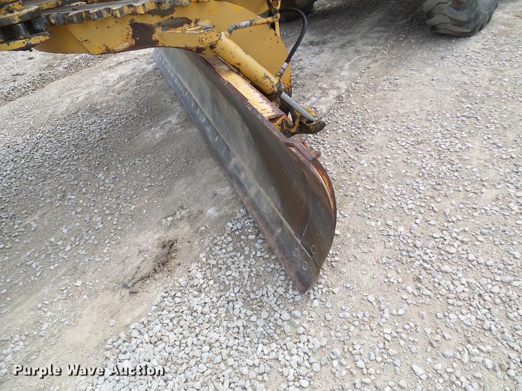 image for item DE5173 1981 Champion 715 motor grader