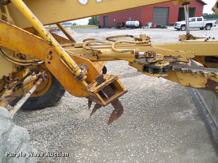image for item DE5173 1981 Champion 715 motor grader
