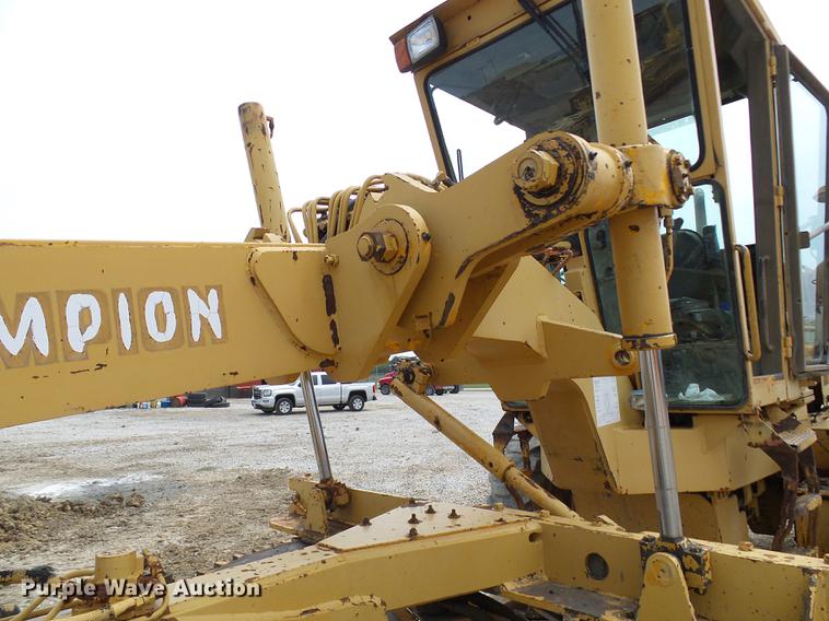 image for item DE5173 1981 Champion 715 motor grader