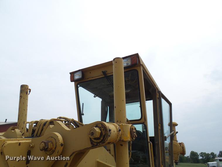 image for item DE5173 1981 Champion 715 motor grader