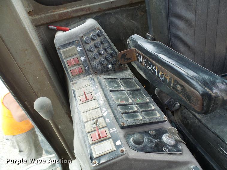 image for item DE5173 1981 Champion 715 motor grader