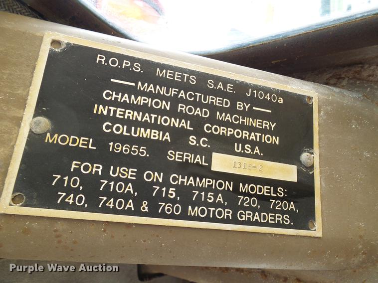 image for item DE5173 1981 Champion 715 motor grader