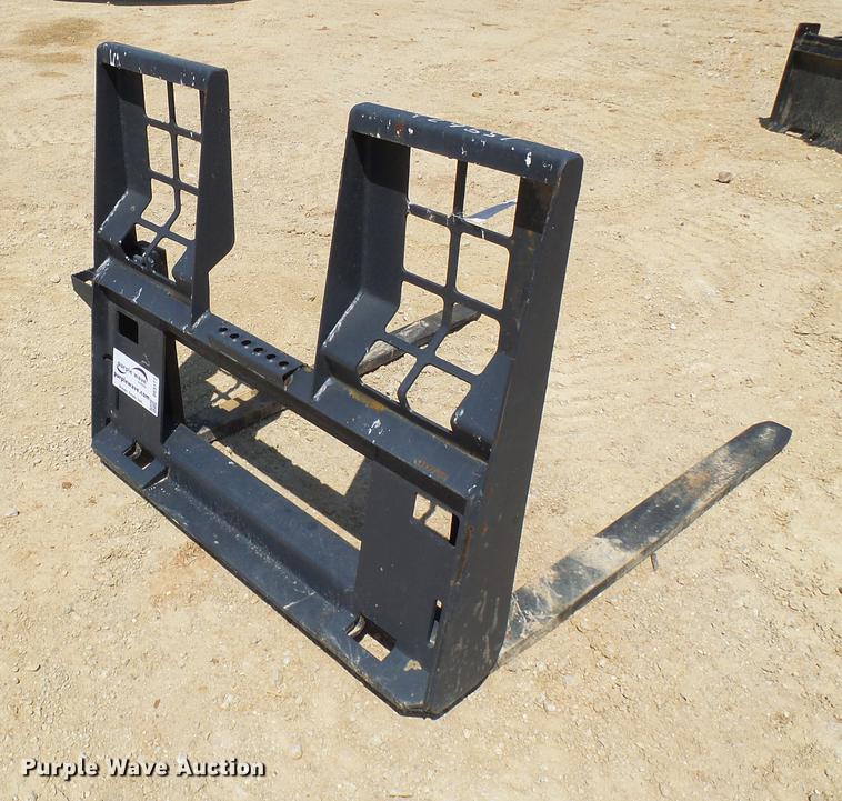 image for item DE5177 Skid steer pallet forks