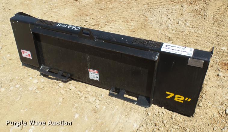 image for item DE5181 72"W skid steer bucket