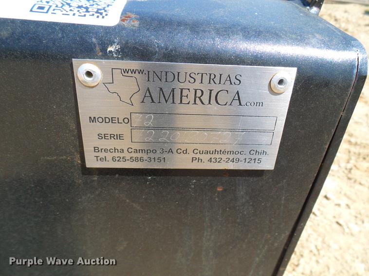 image for item DE5181 72"W skid steer bucket