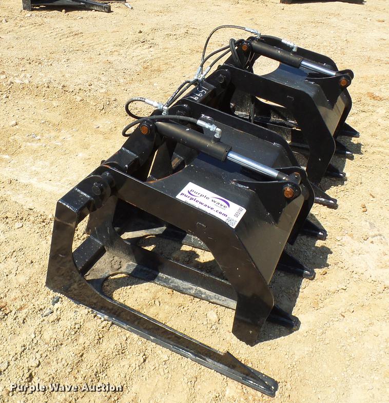 image for item DE5182 72"W skid steer grapple bucket
