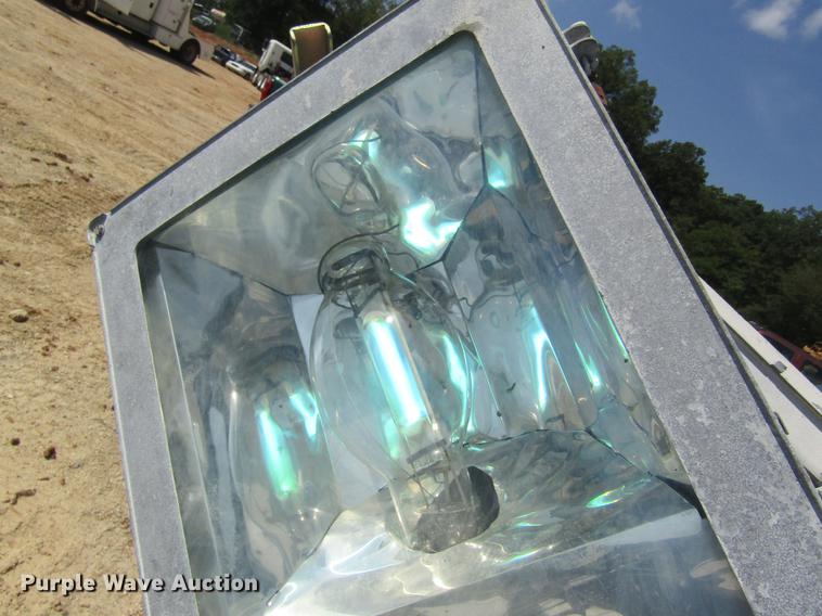 image for item DE5183 Magnum MLT3060MMH light plant