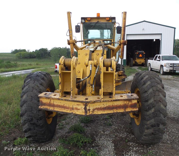 image for item DE5198 1993 John Deere 770BH motor grader