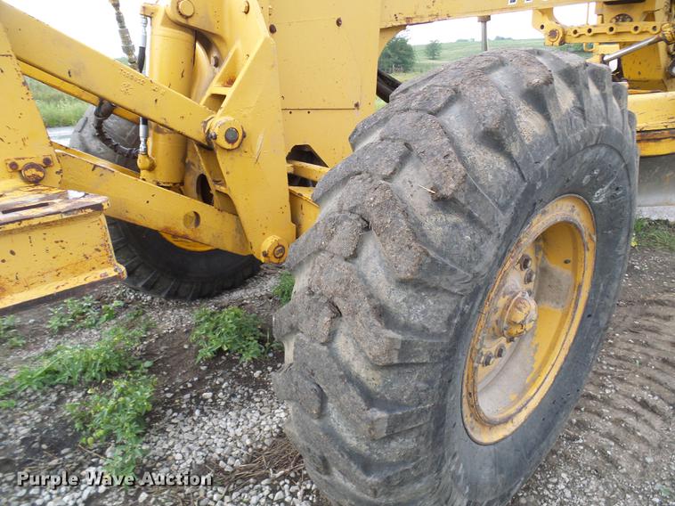 image for item DE5198 1993 John Deere 770BH motor grader