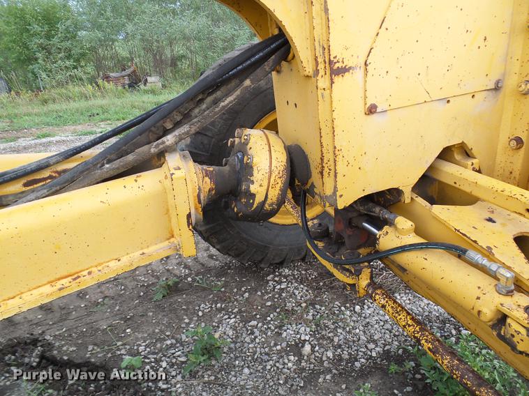 image for item DE5198 1993 John Deere 770BH motor grader