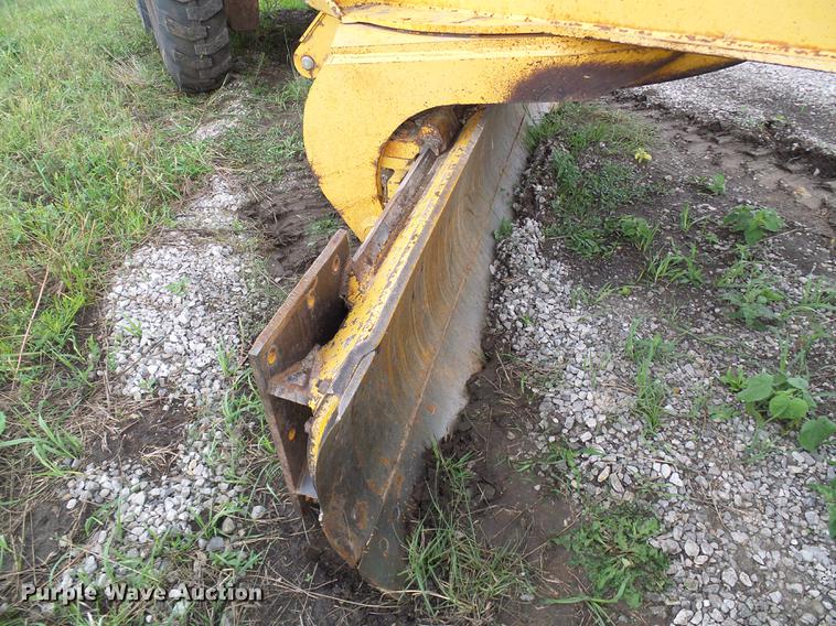 image for item DE5198 1993 John Deere 770BH motor grader