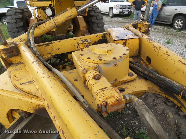 image for item DE5198 1993 John Deere 770BH motor grader