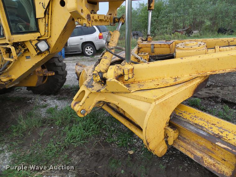 image for item DE5198 1993 John Deere 770BH motor grader