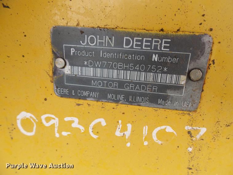 image for item DE5198 1993 John Deere 770BH motor grader